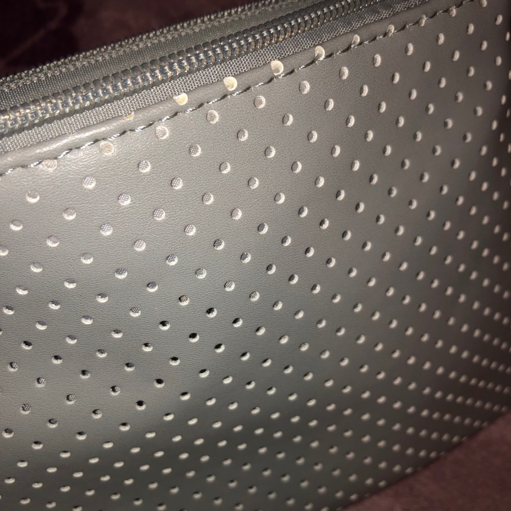 Honest Beauty makeup bag